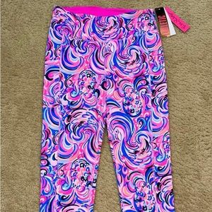 ISO Lilly Pulitzer Leggings in Raz Berry Flamingoals size LARGE